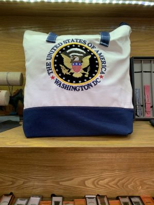 seal-president-white-navy-tote-bag